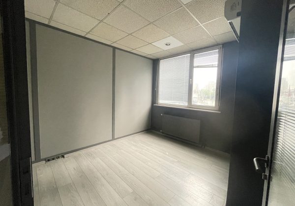 ATAŞEHİR ANA CADDE ÜZERİNDE TABELA DEĞERİ YÜKSEK KİRALIK OFİS küçük görsel
