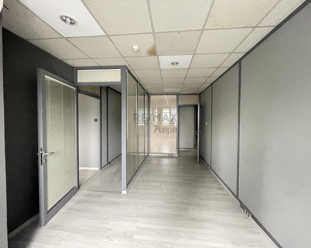 ATAŞEHİR ANA CADDE ÜZERİNDE TABELA DEĞERİ YÜKSEK KİRALIK OFİS