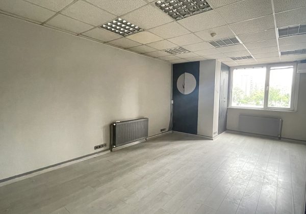 ATAŞEHİR ANA CADDE ÜZERİNDE TABELA DEĞERİ YÜKSEK KİRALIK OFİS küçük görsel