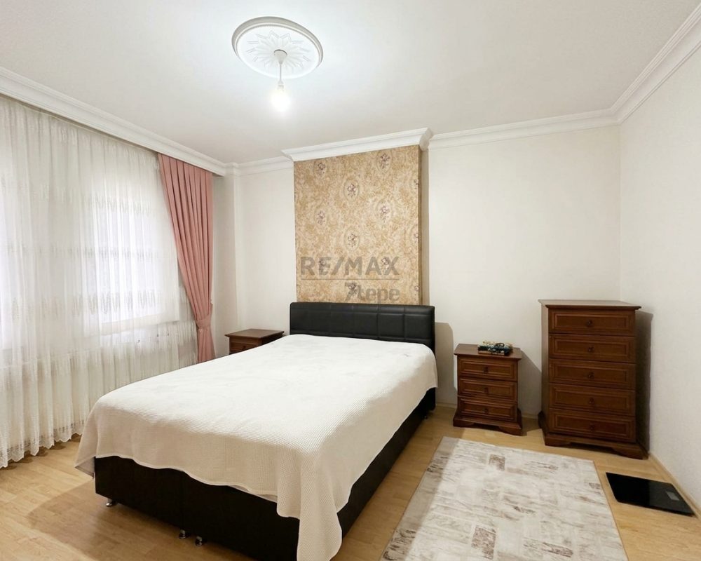 ACİL SATILIK,FIRSAT FİYAT!! AYAZAĞA DOKTORLAR SİTESİNDE 3+1