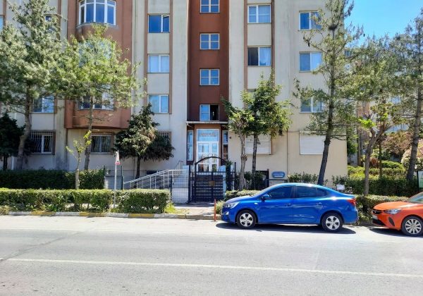 BAHÇEŞEHİR 2. KISIMDA ÇİFT CEPHE MANZARALI GENİŞ 3+1 SATILIK küçük görsel