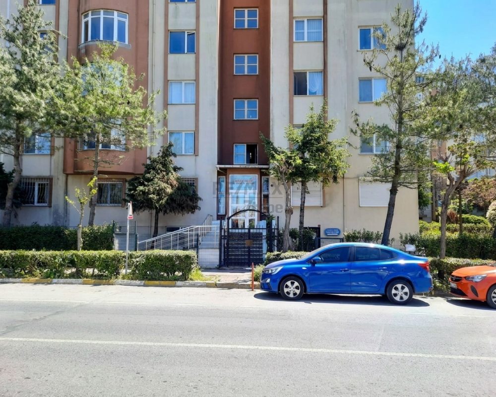 BAHÇEŞEHİR 2. KISIMDA ÇİFT CEPHE MANZARALI GENİŞ 3+1 SATILIK