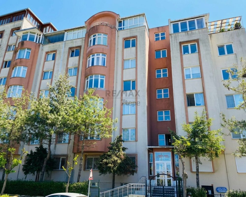 BAHÇEŞEHİR 2. KISIMDA ÇİFT CEPHE MANZARALI GENİŞ 3+1 SATILIK