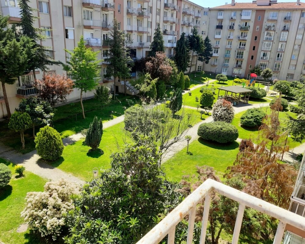 BAHÇEŞEHİR 2. KISIMDA ÇİFT CEPHE MANZARALI GENİŞ 3+1 SATILIK