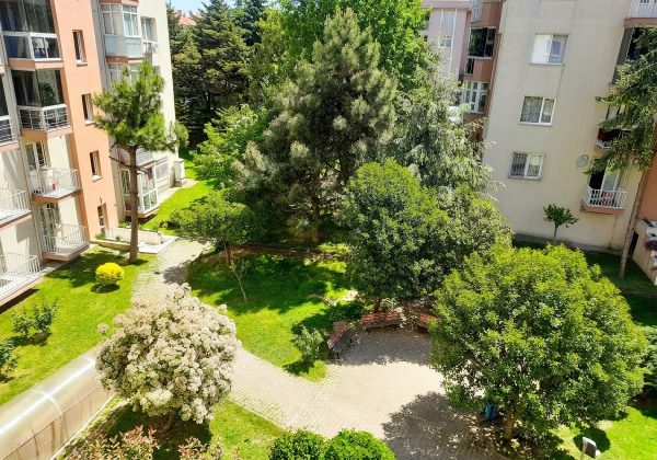 BAHÇEŞEHİR 2. KISIMDA ÇİFT CEPHE MANZARALI GENİŞ 3+1 SATILIK küçük görsel