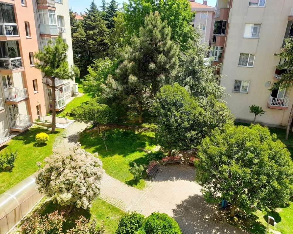 BAHÇEŞEHİR 2. KISIMDA ÇİFT CEPHE MANZARALI GENİŞ 3+1 SATILIK