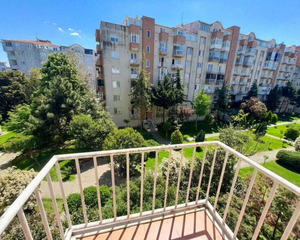 BAHÇEŞEHİR 2. KISIMDA ÇİFT CEPHE MANZARALI GENİŞ 3+1 SATILIK