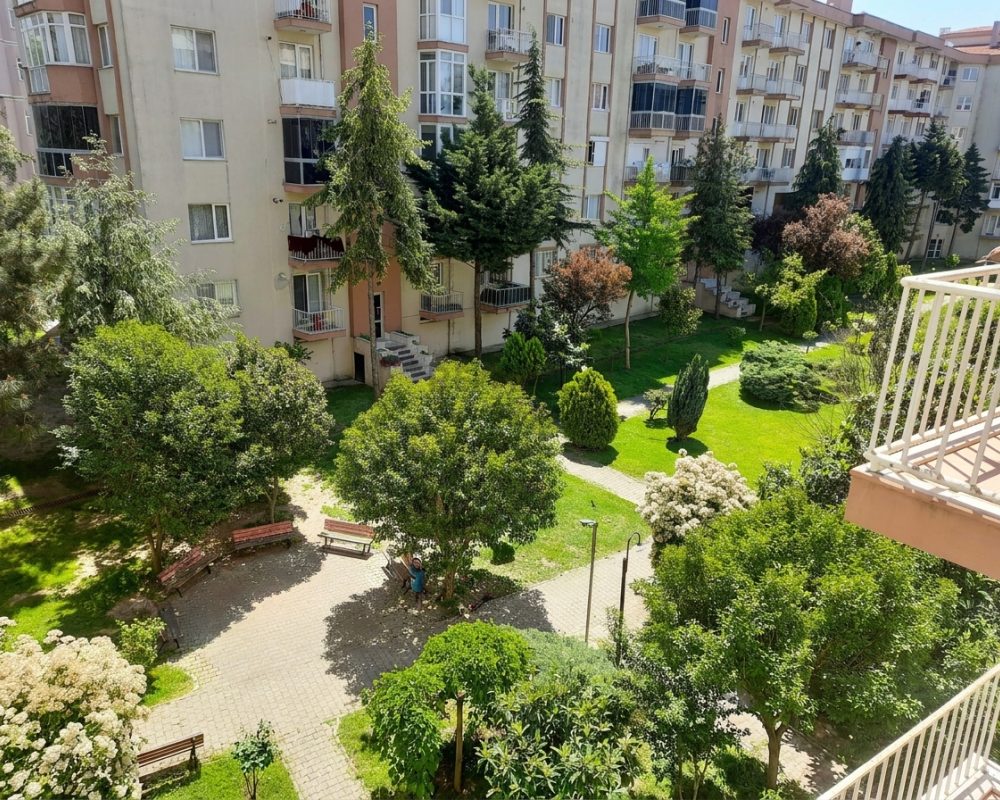 BAHÇEŞEHİR 2. KISIMDA ÇİFT CEPHE MANZARALI GENİŞ 3+1 SATILIK