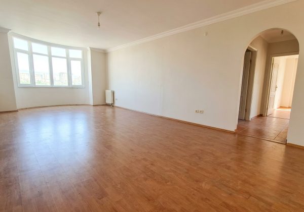 BAHÇEŞEHİR 2. KISIMDA ÇİFT CEPHE MANZARALI GENİŞ 3+1 SATILIK küçük görsel