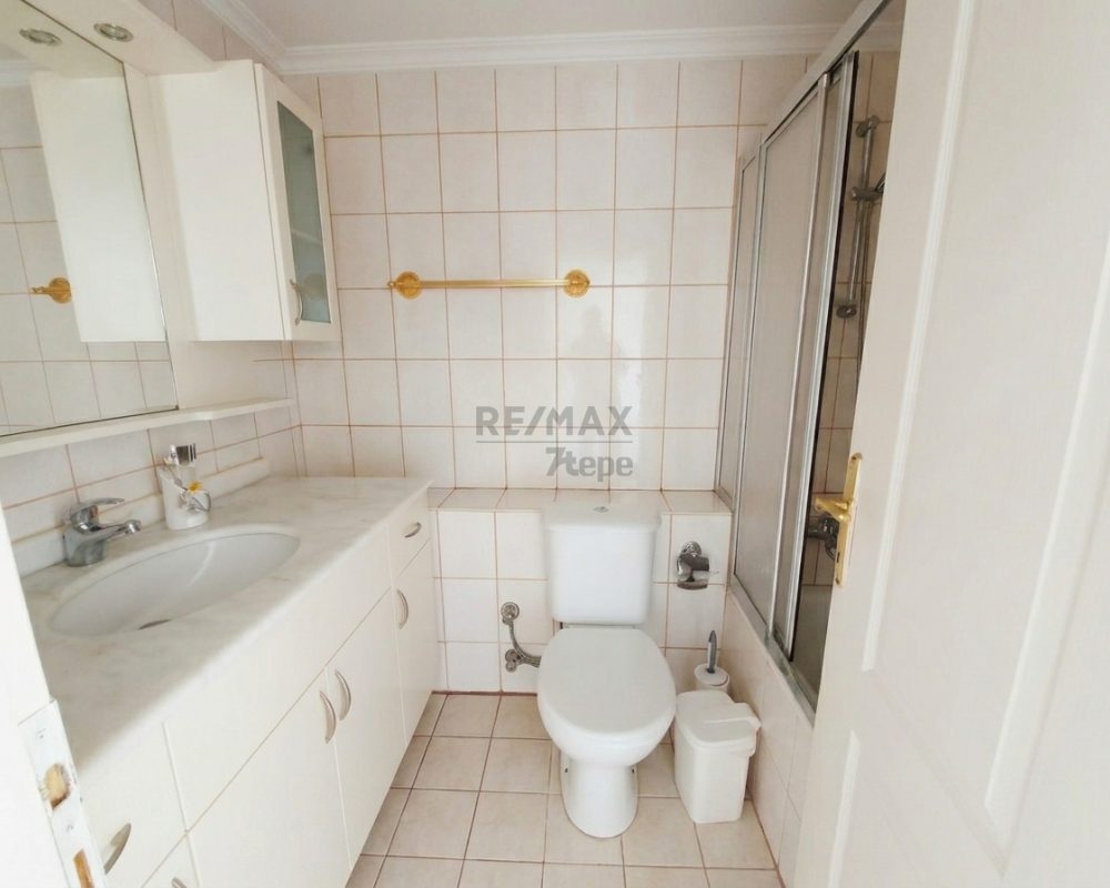 BAHÇEŞEHİR 2. KISIMDA ÇİFT CEPHE MANZARALI GENİŞ 3+1 SATILIK