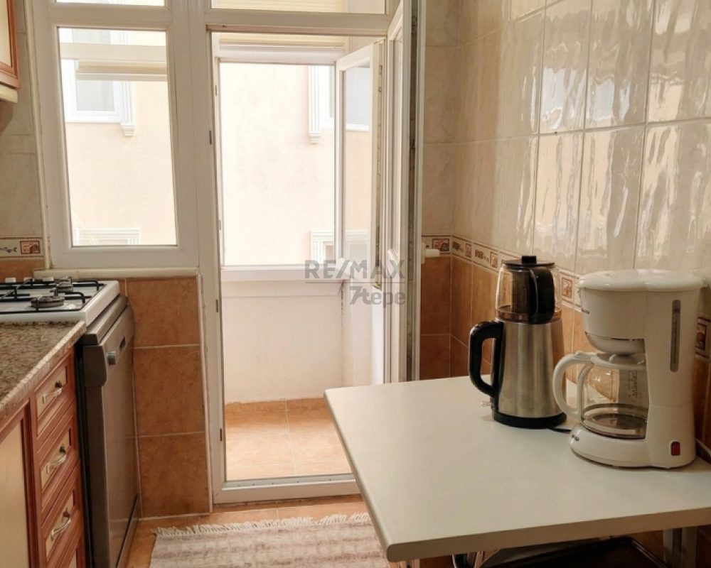 MECİDİYEKÖY MEYDANINA ÇOK YAKIN, GENÇ BİNADA 3+1 SATILIK DAİRE.