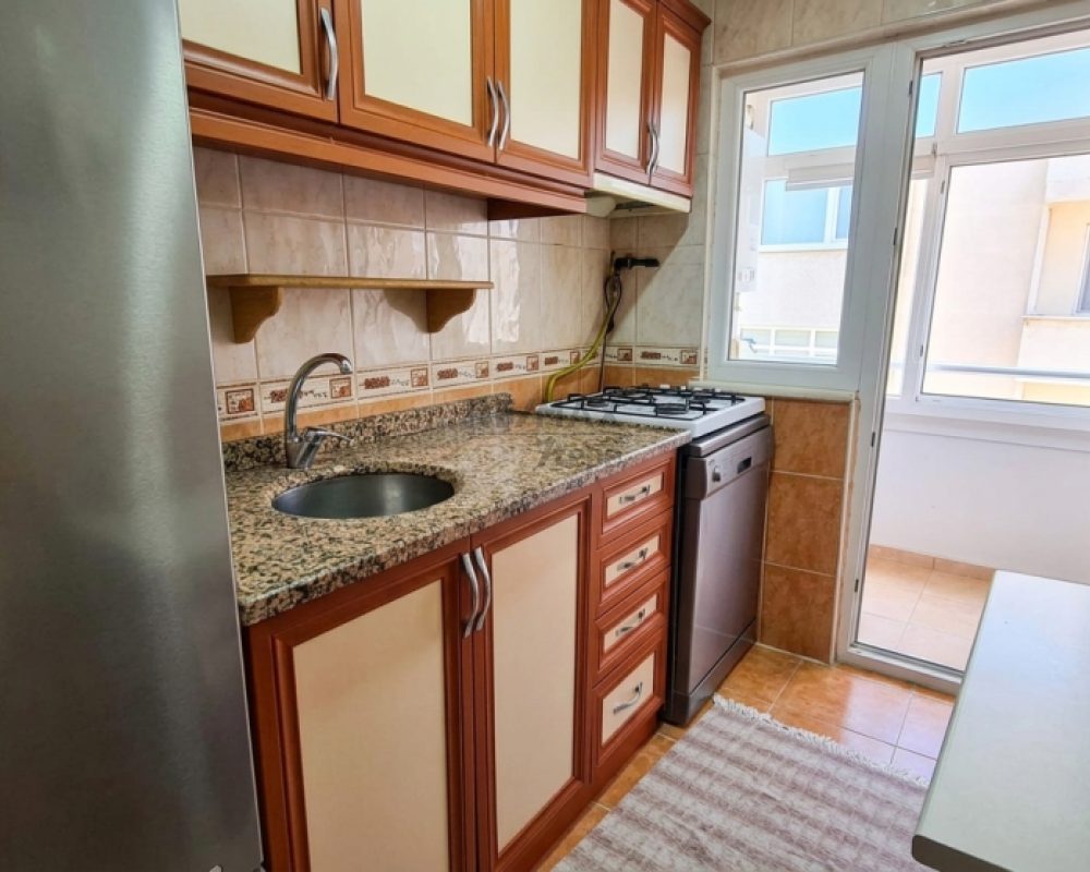 MECİDİYEKÖY MEYDANINA ÇOK YAKIN, GENÇ BİNADA 3+1 SATILIK DAİRE.