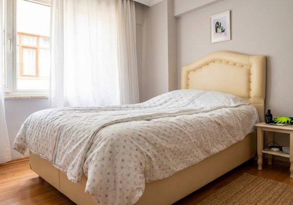 MECİDİYEKÖY MEYDANINA ÇOK YAKIN, GENÇ BİNADA 3+1 SATILIK DAİRE. küçük görsel