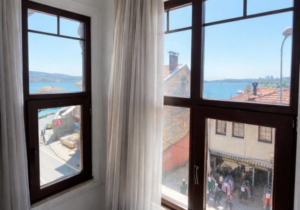 BEYKOZ YALIKÖY'DE BOĞAZ MANZARALI 2.SINIF SATILIK TARİHİ ESER