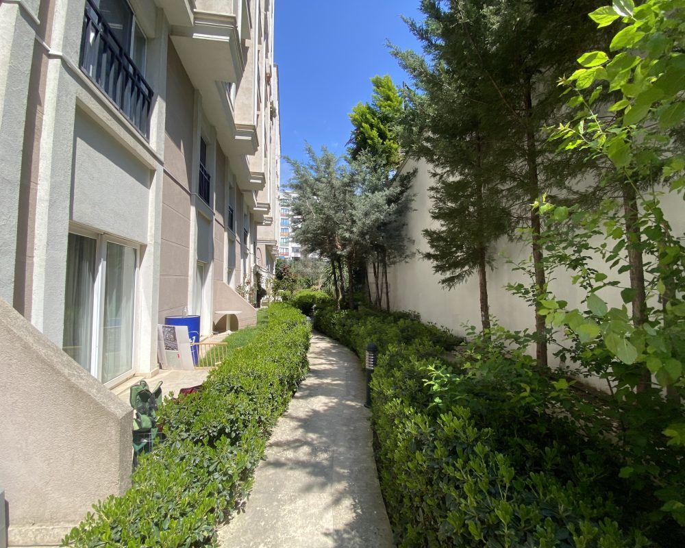 ÇEKMEKÖY DOME RESIDENCE'DA EŞYALI 1+1 KİRALIK
