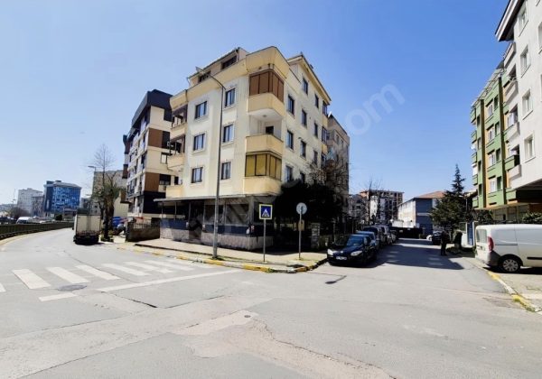 PENDİK KÖŞE KONUMDA 2+1 DAİRE
