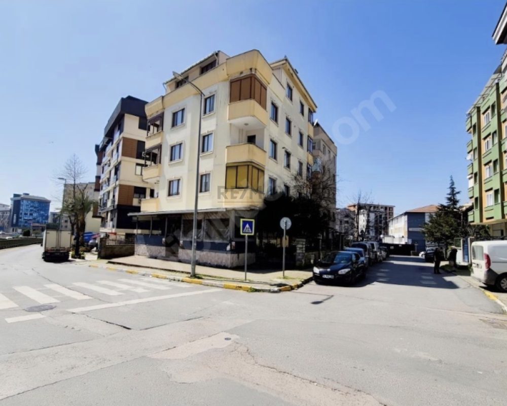 PENDİK KÖŞE KONUMDA 2+1 DAİRE