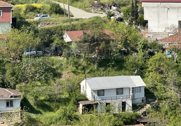 ÇAYIROVA EMEK MAHLLESİNDE YATIRIMLIK ARSA küçük görsel