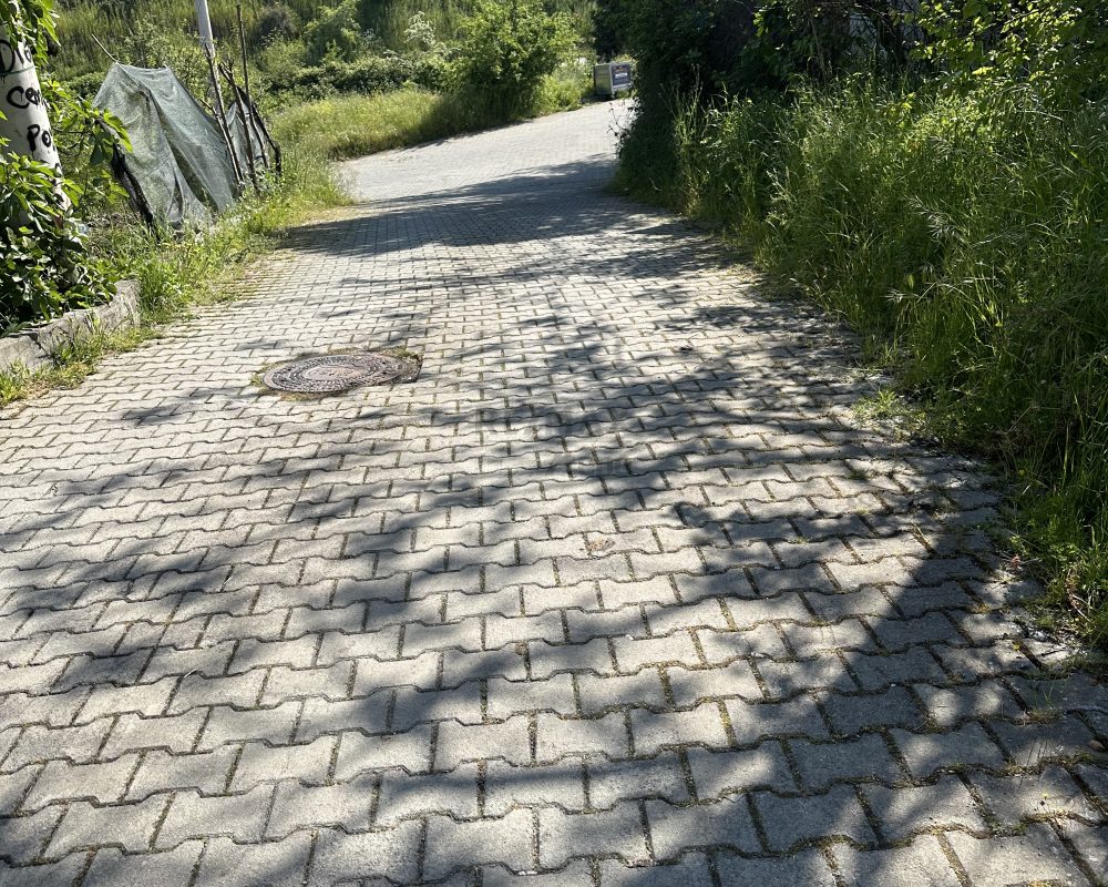 ÇAYIROVA EMEK MAHLLESİNDE YATIRIMLIK ARSA