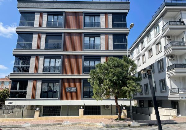BAHÇELİEVLER MAH.'SİNDE SATILIK 2+1 OTOPARKLI LÜKS DAİRE