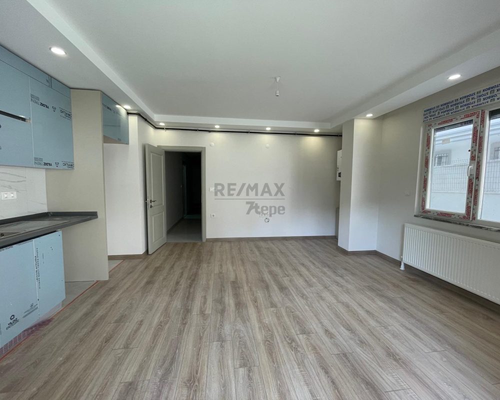 BAHÇELİEVLER MAH.'SİNDE SATILIK 2+1 OTOPARKLI LÜKS DAİRE