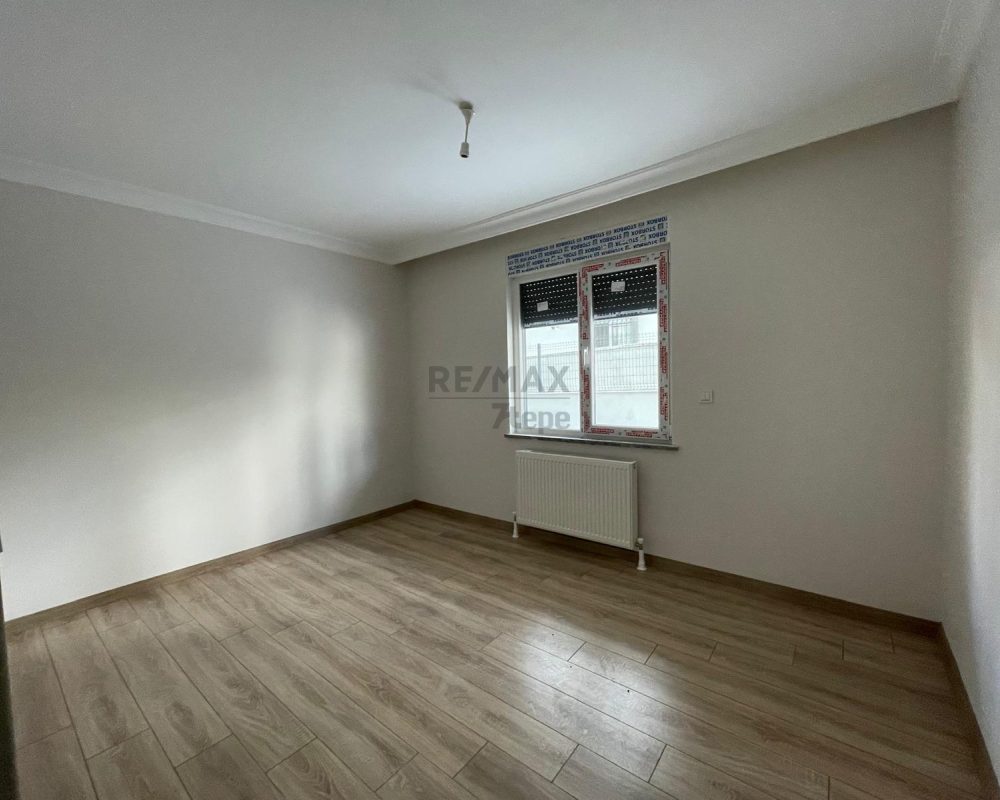 BAHÇELİEVLER MAH.'SİNDE SATILIK 2+1 OTOPARKLI LÜKS DAİRE