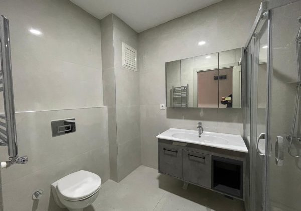 BAHÇELİEVLER MAH.'SİNDE SATILIK 2+1 OTOPARKLI LÜKS DAİRE küçük görsel