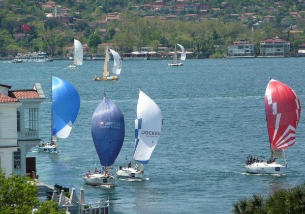 KANLICADA MUHTEŞEM BOĞAZ MANZARALI SATILIK YALI DAİRESİ küçük görsel