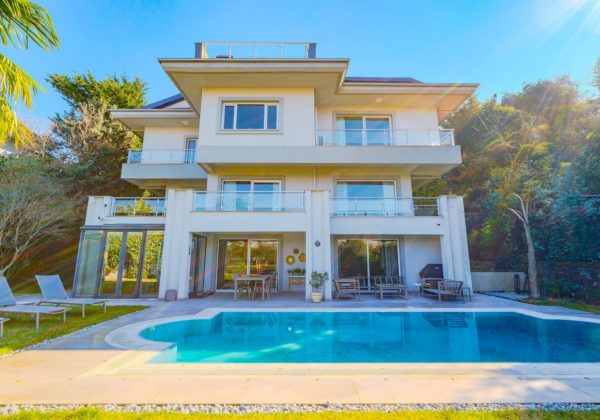 REMAX 7TEPE'DEN ACARKENT'TE İSKANDINAV TARZI SATILIK BR VILLA