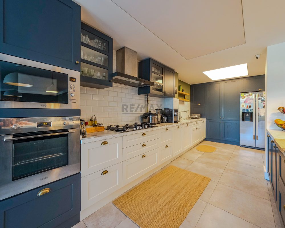 REMAX 7TEPE'DEN ACARKENT'TE İSKANDINAV TARZI SATILIK BR VILLA