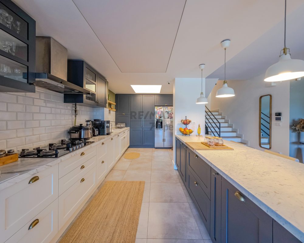 REMAX 7TEPE'DEN ACARKENT'TE İSKANDINAV TARZI SATILIK BR VILLA