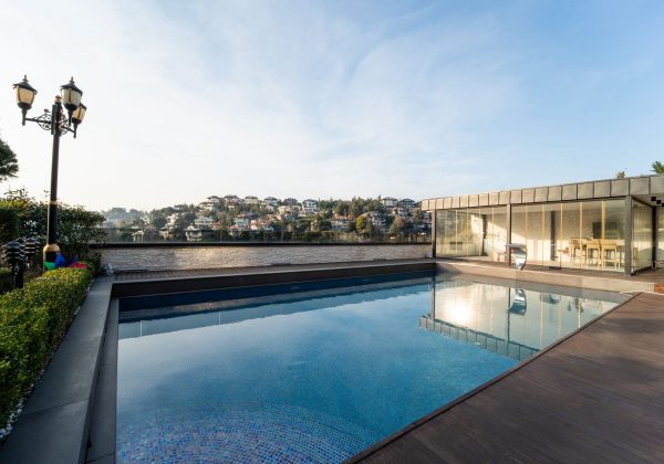 RE/MAX 7 Tepe Ayrıcalığıyla/ Acarkentte Kusursuz Modern Yaşam