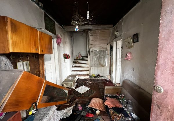 REMAX7TEPEDEN YALIKÖYDE SATILIK BOĞAZ MANZARALI MÜSTAKİL EV küçük görsel