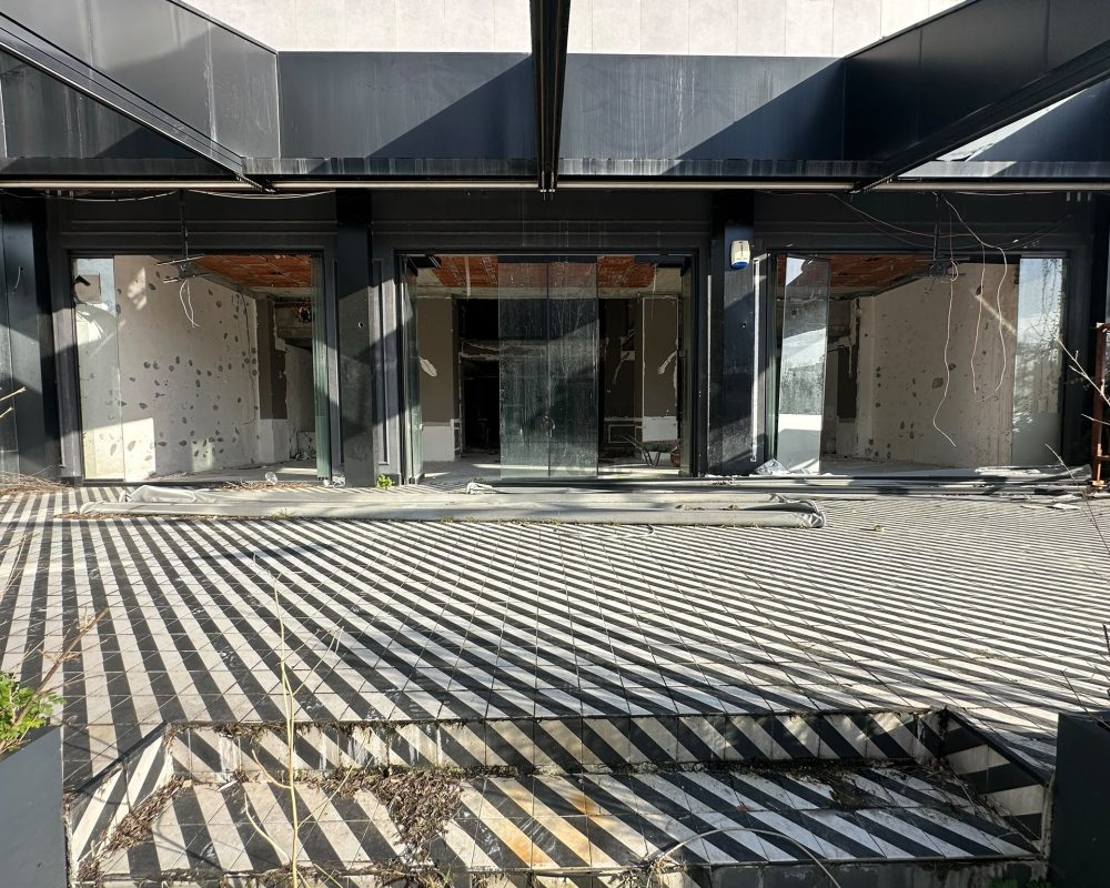 REMAX 7 TEPE'DEN ÖZEL KONUMDA TİCARİ  ALAN