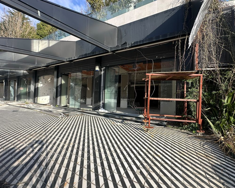 REMAX 7 TEPE'DEN ÖZEL KONUMDA TİCARİ  ALAN
