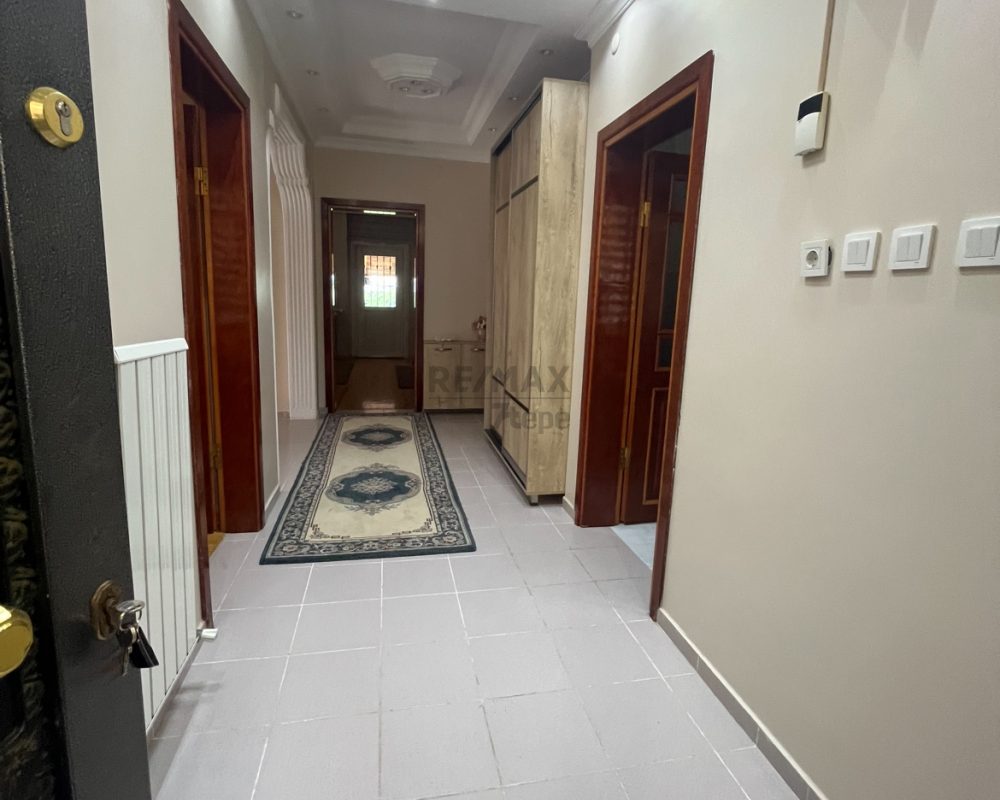 Remax7tepe den satılık 4 katlı villa 1.668 metre arsa