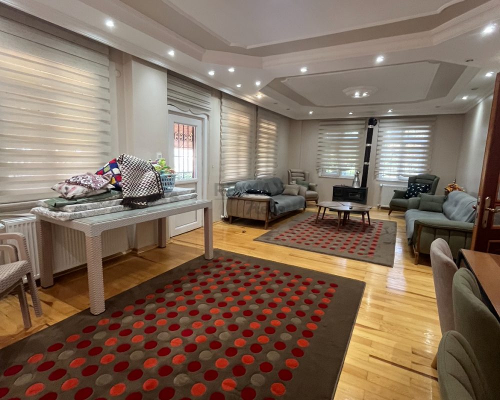 Remax7tepe den satılık 4 katlı villa 1.668 metre arsa