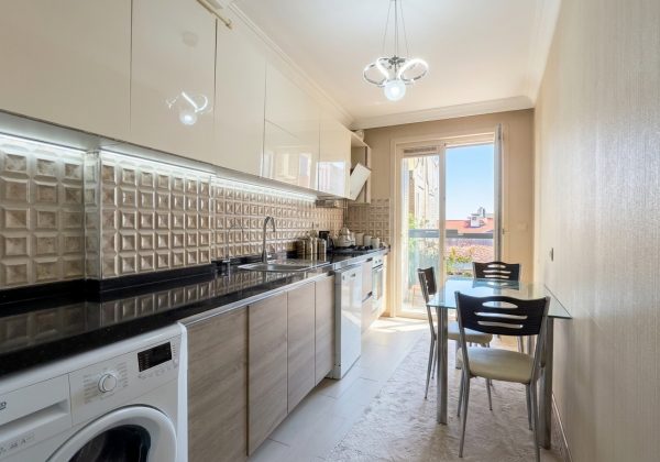 ÜSKÜDAR SELİMİYEDE HAREME YAKIN KONUMDA SATILIK 2+1 DAİRE küçük görsel