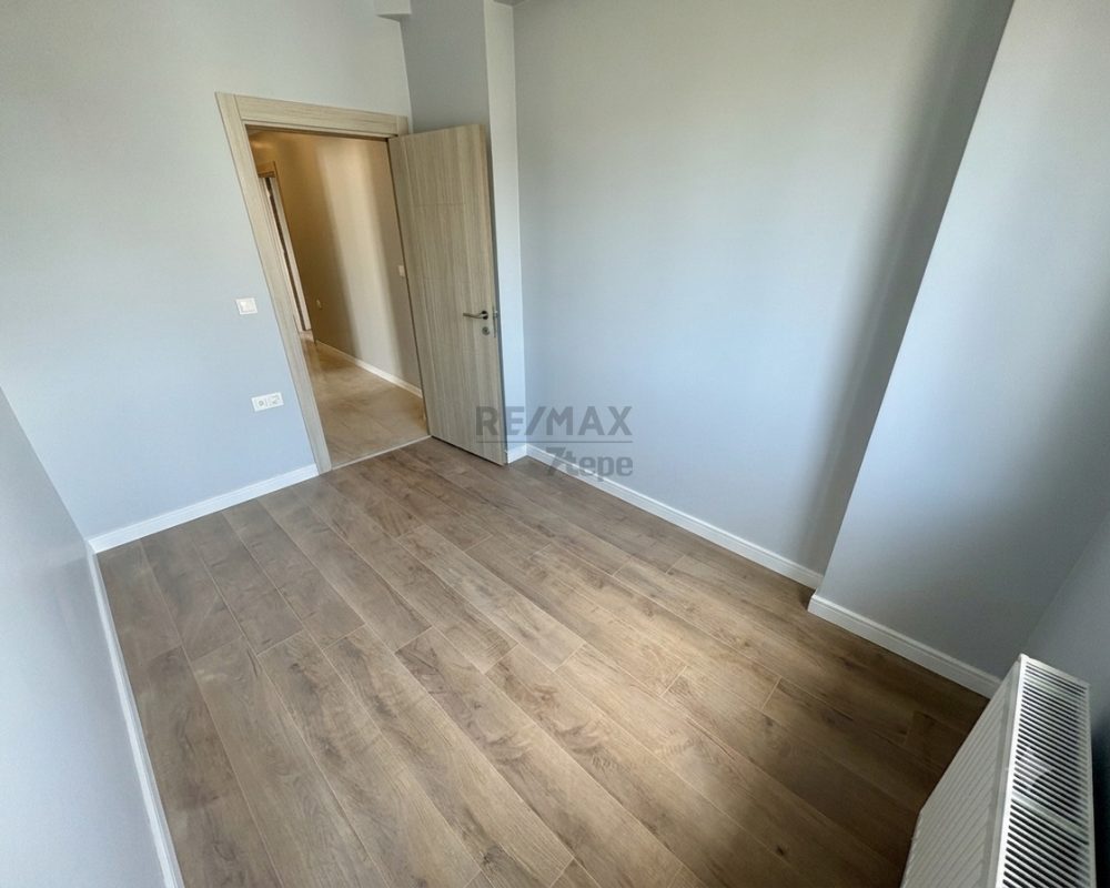 ÇEKMEKÖY ALEMDAĞ SATILIK SIFIR DUBLEX AYRI GİRİŞLİ 2+1 , 1+1 DAİRE