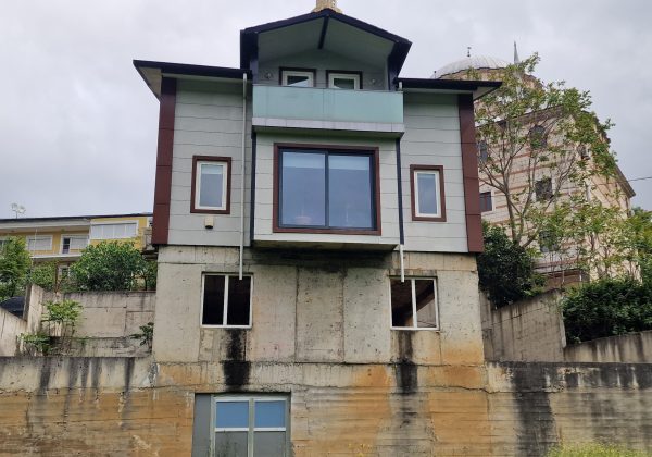 REMAX7TEPE DEN 4 KATLI 2000M2 BAHÇELİ KİRALIK İŞYERİ küçük görsel