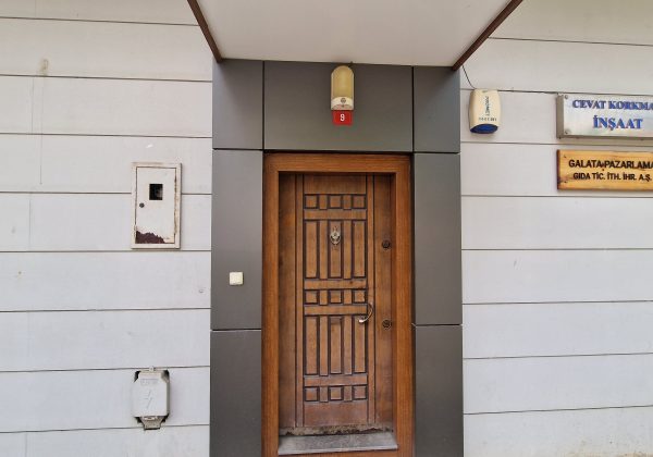 REMAX7TEPE DEN 4 KATLI 2000M2 BAHÇELİ KİRALIK İŞYERİ küçük görsel