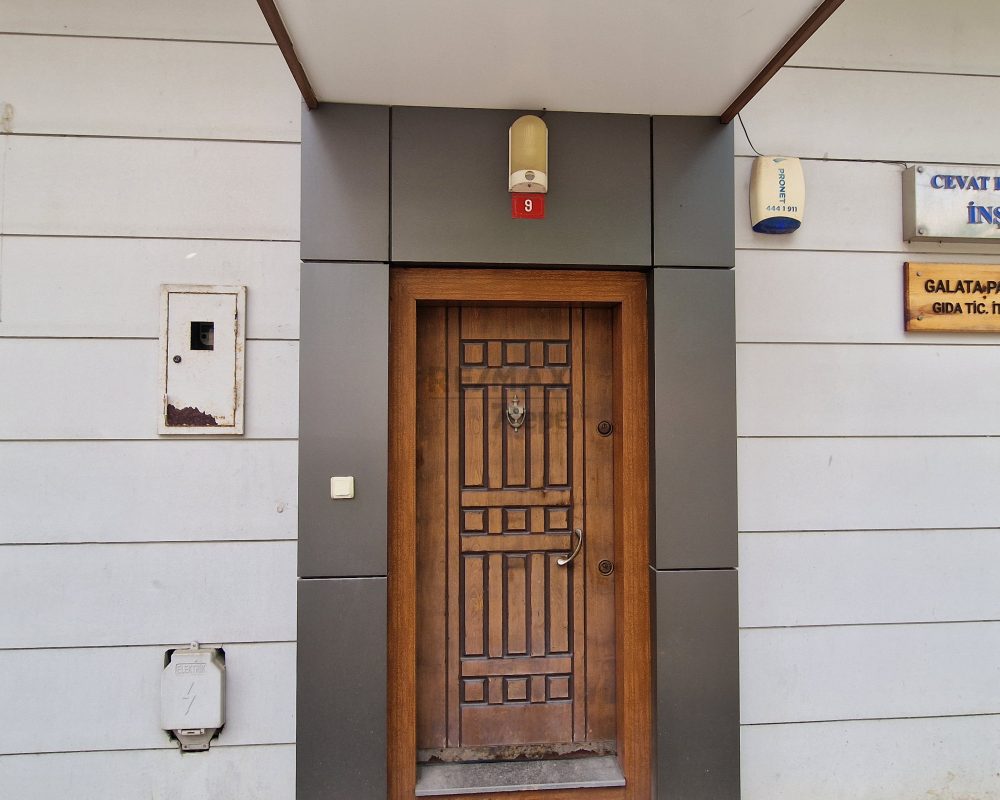 REMAX7TEPE DEN 4 KATLI 2000M2 BAHÇELİ KİRALIK İŞYERİ