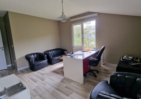 REMAX7TEPE DEN 4 KATLI 2000M2 BAHÇELİ KİRALIK İŞYERİ küçük görsel