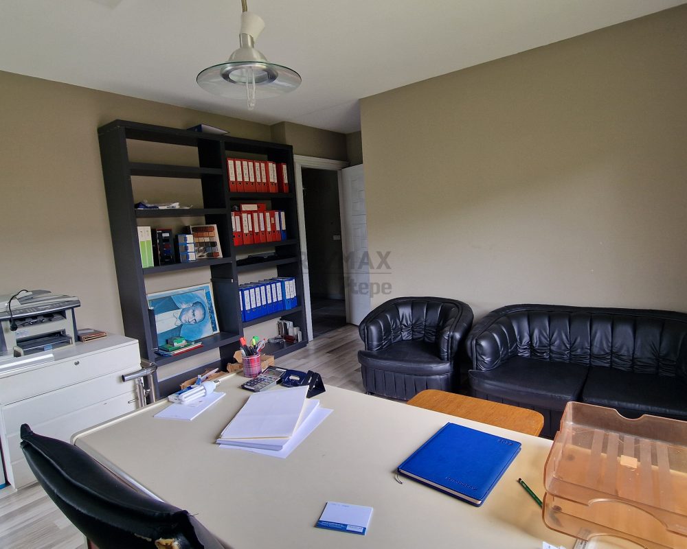 REMAX7TEPE DEN 4 KATLI 2000M2 BAHÇELİ KİRALIK İŞYERİ