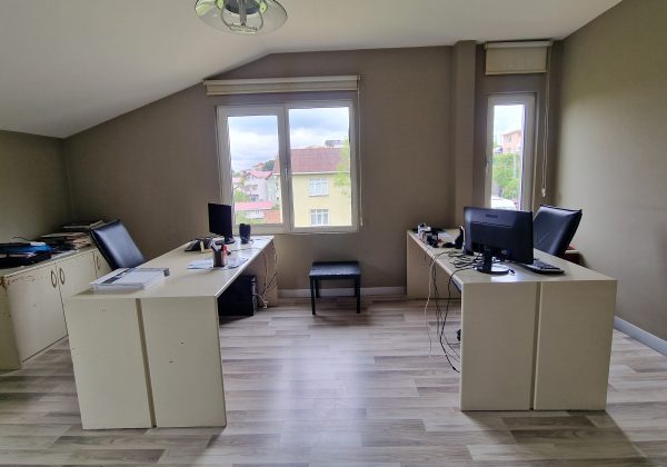 REMAX7TEPE DEN 4 KATLI 2000M2 BAHÇELİ KİRALIK İŞYERİ küçük görsel