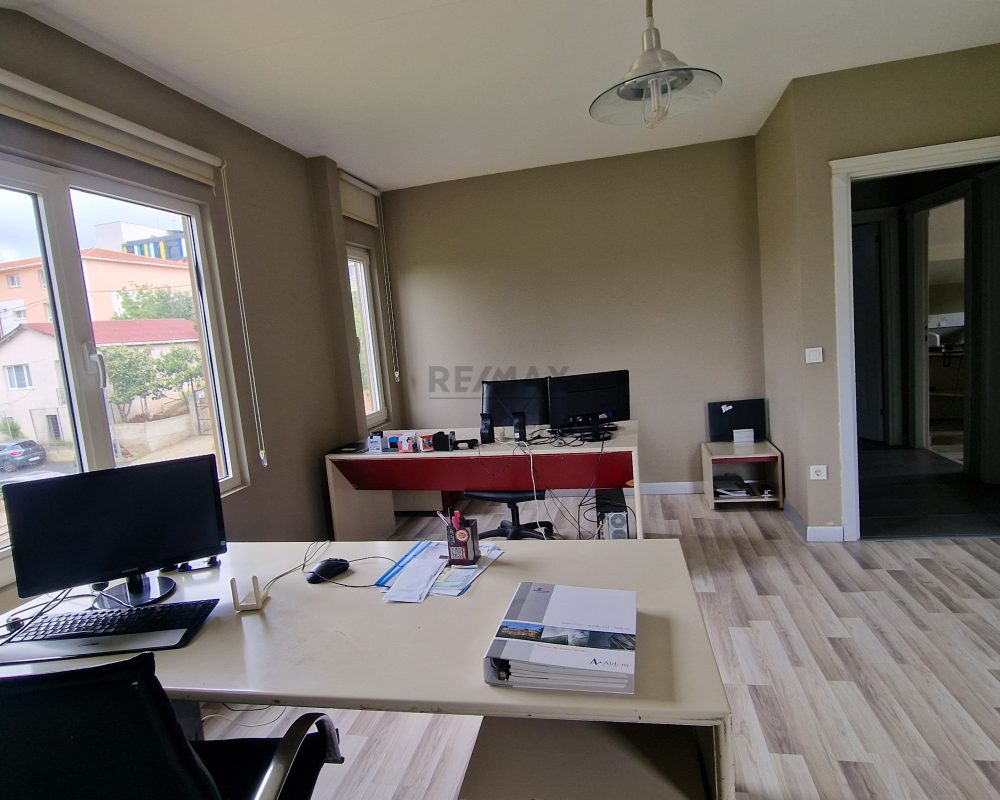 REMAX7TEPE DEN 4 KATLI 2000M2 BAHÇELİ KİRALIK İŞYERİ