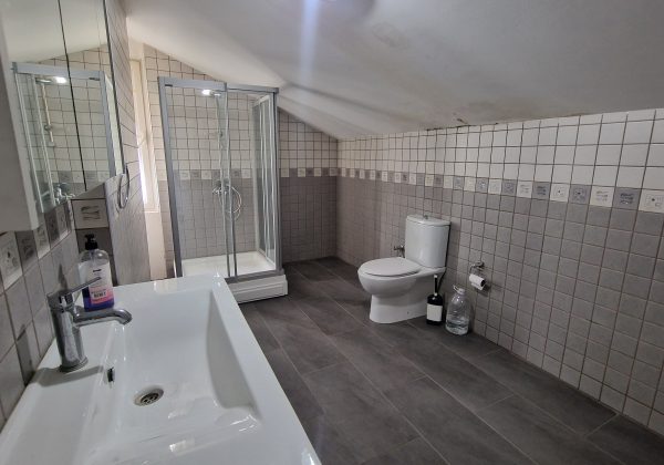 REMAX7TEPE DEN 4 KATLI 2000M2 BAHÇELİ KİRALIK İŞYERİ küçük görsel