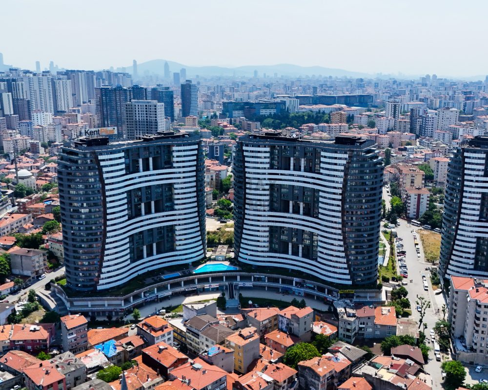 KENTPLUS KADIKÖY'DE ULAŞIMIN MERKEZİNDE FERAH 2+1 SATILIK DAİRE