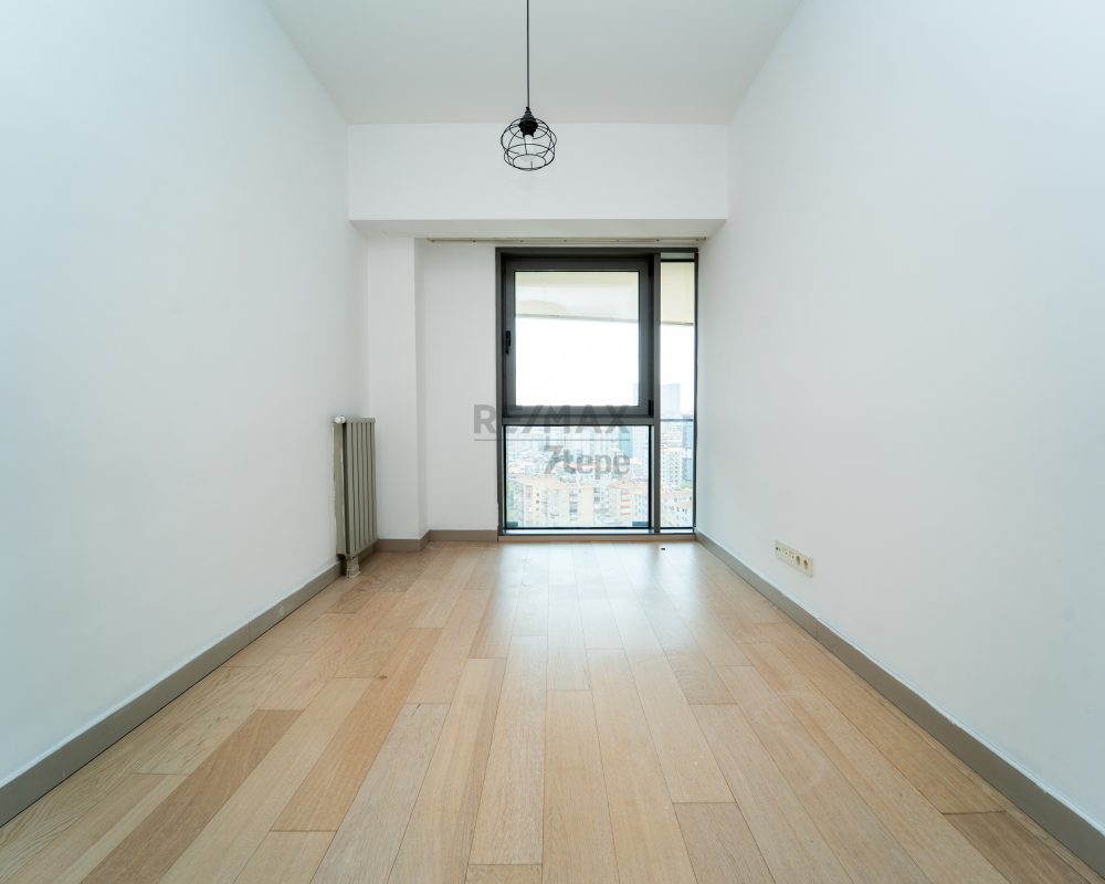 KENTPLUS KADIKÖY'DE ULAŞIMIN MERKEZİNDE FERAH 2+1 SATILIK DAİRE