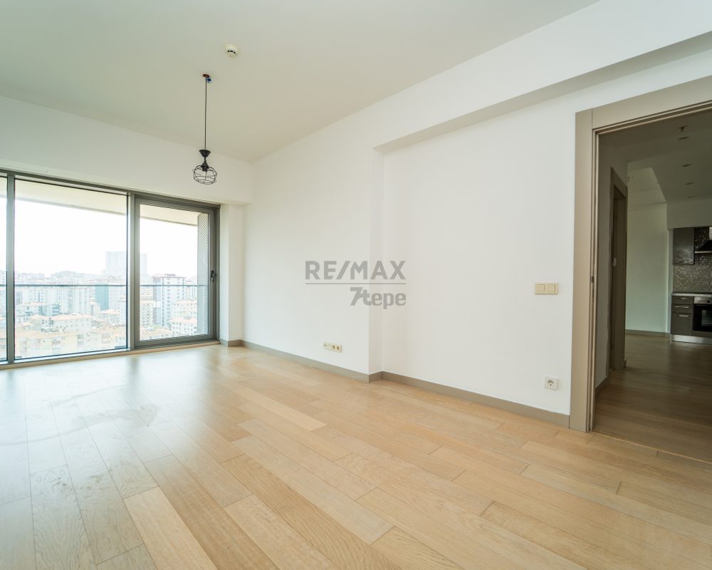 KENTPLUS KADIKÖY'DE ULAŞIMIN MERKEZİNDE FERAH 2+1 SATILIK DAİRE